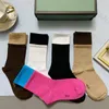 디자이너 mens 여자 gcci gu g g socks 5 브랜드 고급 스포츠 겨울 메쉬 편지 인쇄 양말 면화 남자 femal socks 선물을위한 상자