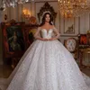 Één stks Saoedi-Arabië Prinses Baljurk Trouwjurk Sheer Off Shoulder Lange Mouw Luxe Kant Pailletten Applicaties Bruidsjurken Crystal Bride Roken de Mariée