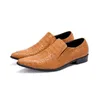 Hot vendendo novos homens vermelhos calçados formais moda ponta de toe dedo padrão de crocodilo tendendo sapatos de couro para homem deslizamento no vestido sapato escritório