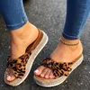 2021 Sommar Mode Sandaler Skor Kvinnor Bow Slipper Inomhus Utomhus Flip-Flops Beach Kvinna Tofflor