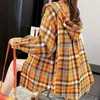 Blusas das mulheres Camiseta Hooded Loose Check Camisa Portuária Estilo 2021 Primavera Versátil Versátil Versátil Manga Longa Médio e Casaco