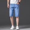 Stretch marca de verão fina de alta qualidade algodão jeans jeans homens joelho comprimento suave luz azul casual shorts mais tamanho 28- 220301