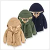 Winter 2021 Nieuwe kinderen Outdoor Jackets Boys Hooded Warm Coats Windscheper Kids Katoen Casual Outsear Boys Deskled