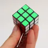 マジックキューブキーチェーン3x3x3 3cmマジックキューブペンダントツイストパズルおもちゃのための玩具魔法の立方体