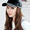 8 Farben verstellbare Damenhüte, gewellte Haarverlängerungen mit schwarzer Kappe, Allinone Female Baseball Cap Hat Y2007146827116
