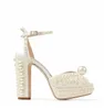 Dames Sandalen jurk pump hoge hakken luxe merken schoenen designer hakken Sabine 85mm Wit Satijnen Pumps met All-Over Pearl Versiering puntig