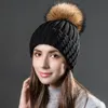 Bonnet / Skull Caps Sole Crowd Automne Hiver Chaud Tricoté Twist Laine Chapeaux Pour Femmes Avec Naturel Fourrure De Raton Laveur Pompon Mode Chapeau Femme Bonnets