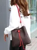 고품질 여성 오래 된 꽃 가죽 크로스 바디 어깨 가방 간단한 휴대용 레저 Drawstring 양동이 메신저 crossbody 가방 지갑