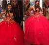 2021 Sweet 16 Dresses Red Ball Gowns Sweetheart Gorgeous Quinceanera Klänning Guld Appliques Lace Girl Party Formell Prom Evening Gowns Al7485