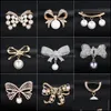 Pins, broscher Smycken Vintage Pearl Bowknot Pin för Women Rhinestones Designer Julklapp Drop Leverans 2021 2JEI6