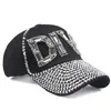 [Yarbuu] Baseball Caps med brev Diva Kvinnor Justerbar Sun Hat Rhinestone Denim Hat och Bomull Snapback Cap Drop Shipping 201014