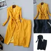 Темпераментский женский костюм юбка набор двух частей осенью и зимой высокого качества желтые длинные дамы пальто куртка тонкий черный 220302