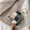 Designer- kedja axelväska skopa väska en axel messenger väska mode sträng mini handväska patchwork färg