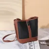 HBP Popular Explosion Bag 2022 Stor-kapacitet High-end Fashion One-Shoulder Contrasting Real Leather Messenger Bucket Väskor