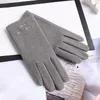 Cinq doigts gants femmes hiver section mince garder écran tactile chaud plus velours à l'intérieur lettre broderie femme gants de conduite élégants1