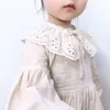 Baby BIBS Koronki Akcesoria Styl Kids Lace Collar Cute Hollow Out Baby Girl Bibss Lace Fake Collar Wild Magic Hollow Collar Produkty dla dzieci