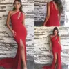 Sexy rood plus size zeemeermin prom jurken v-hals een schouder plooien vloer lengte formele avond feestjurken speciale gelegenheid jurk op maat gemaakt