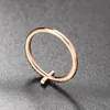 Cluster Ringe Kreuz Ring Für Frauen Koreanische Mode Micro-Intarsien Zirkon Zierliche Rose Gold Überzogene Kristall Finger Zubehör Schmuck R715