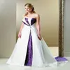 2024 weiße und violette Stickerei-Kleider, ländliche, rustikale Brautkleider, einzigartiges Brautkleid in Übergröße, Sweep-Zug