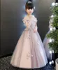 新しい到着のフラワープリンセスガールドレスの肩のないバプツィムピンクチュールパーティーの結婚式の誕生日ガウンキッズロングチュチュドレス