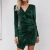 Stretch strakke fluwelen jurkfeest 2019 lente en herfst nieuwe sexy v-neck groen gestreepte mini jurk eenvoudige vrouwelijke kleding T200319