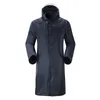 lange regenponcho met capuchon