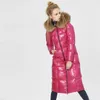 Piumino da donna Parka 2022 Collo di pelliccia di procione di lusso con cappuccio Giacca d'anatra bianca Cappotto invernale Donna Giacche lunghe imbottite WXF2311