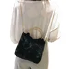 Bel Çantaları Kadın Faux Kürk Bulanık Omuz Katı Renk Kova Çanta Çanta Alaşım Altın Zincir Sapanlar Crossbody Çanta1
