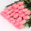 Real Touch Rose Bud 25pcs / Lote Artificial Silk Wedding Flores Buquê Buquê Decorações para Casa para festa de casamento ou aniversário Buds pequenos Y200104