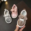 Kinder Schuhe Mädchen Schuhe Turnschuhe Kleinkinder Baby Mädchen Schuhe Kinder Flache Beiläufige Turnschuhe Pailletten Strass Mit Bogen-knoten Süße LJ201203