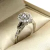 Luomansi Real Moissan Diamond Ring D Kolor 1 Carat 925 Sterling Silver Pełna Inkrustowa Gemstone RNG Fine Ślubny prezent 211217