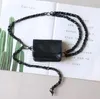 Midjeväskor Kvinnor Fanny Pack Luxury Black White Chain Shoulder Crossbody Chest 2022 Fashion Lady Läder Mini Belt Bag des263G