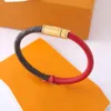 361 Pulsera de cuero de acero de titanio Pulseras de diseño de lujo Pulseras de letras de tendencia de moda Pulseras chapadas en oro Suministro de joyería 280S