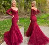 Elegancka Koronkowa Syrenka Suknie Wieczorowe Sexy Off Ramię Długie Rękawy Sweep Pociąg Aplikacja Formalna Matka Dress Prom Party Suknie L40