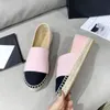 Lyxdesigner kvinnor casual skor toppkvalitet bekväm platt sulad slip på tofflor mode utomhus promenad damplattform loafers fritid sommar espadrilles