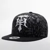 Hela stängning Kvinnor Män fritid Flat Brim Bill Hip Hop Baseball Cap Fullt nära bokstav Hip Hop Skull Cap Mitted Snapback HAT238T