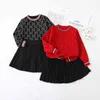 2ピースWniterの女の子服セット春デザイン長袖子供妃トップとスカート誕生日の制服服1-8 ys g220310