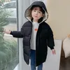 子供の冬のダウンコート女の子のためのコート少年のための温かい長いジャケット