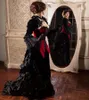 재킷 2021 긴 줄리엣 슬리브 레이스 러프 코르셋 백 스윕 기차 웨딩 드레스 vestidos와 빈티지 검은 색 고딕 웨딩 드레스