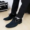 Sapatos de vestido masculinos Moda Sapatos de casamento de Brogue Casuais Oxfords Homem Grande Europa Derby Trend Calçado Brilho Baixo Corte Tênis