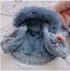 Mädchen 2021 Neuankömmlinge Winter verdicken Schichten Kinder Denim Kapuzenmantel Kinder Pelzkragen Baumwolljacke Baby Girl Outwear Outwear