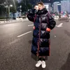 Kvinnor Down Parkas Winter Down Jacket Lång längd Lady Down Coat Lose Tjock värme Kontrast Färg Huvjacka Fashion Bread Bomullspallade rockar Fyllda plagg