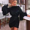 Justchicc Mini Pleated Satin Party Dress Women Bandage Sexig klänning Dragkedja Autumn Long Sleeve BodyCon Club Black Dress Robe Femme Y200623