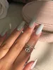 Basit Moda Takı 925 Gümüş Açısı Göz Eternity Halka açacağı Beyaz Safir cz Elmas Taşlar Kadınlar Wedding Band Yüzük Hediye