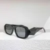 2022 مصنع الجملة عالية الجودة الأسرة النظارات الشمسية الصغيرة النظارات النظارات مع وجه اللوحة شخصية غير النظامية