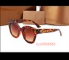 2021 neue Designer-Sonnenbrille Markenbrille Outdoor-Sonnenschirm PC-Rahmen Mode klassische Damen Luxus 0208 Sonnenbrille Schattenspiegel Frauen