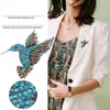 Färgglada Rhinestone Hummingbird Brosch djur Broscher för kvinnor Korea Fashion Tillbehör 5 färger Pins