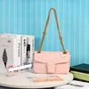 Mujer Bolsos de diseñador de alta calidad Bolso de hombro Dama Moda Clásico Bolso de cuero genuino Banquete Fiesta Bolsos de cadena negros Crossbody221G