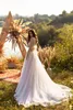 Sexig Plus Storlek A-Line Bröllopsklänningar Spaghetti Straps Lace Appliques Beach Bridal Gowns Backless Sweep Train Bröllopsklänning Anpassning