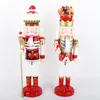 1pcs 38cm en bois peint à la main casse-noisette roi figurines ornements de Noël poupées pour amis et enfants accessoires de décoration Y201020